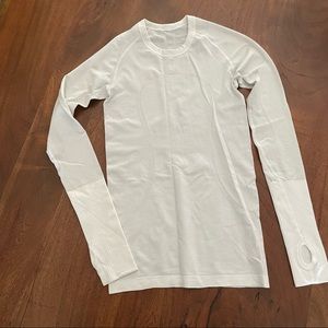 Lululemon Swiftly Tech Long Sleeve Crew in White Size 4